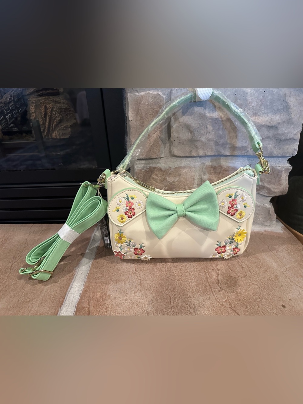 Beautiful Minnie Crossbody Bag! - Picture 1 of 7